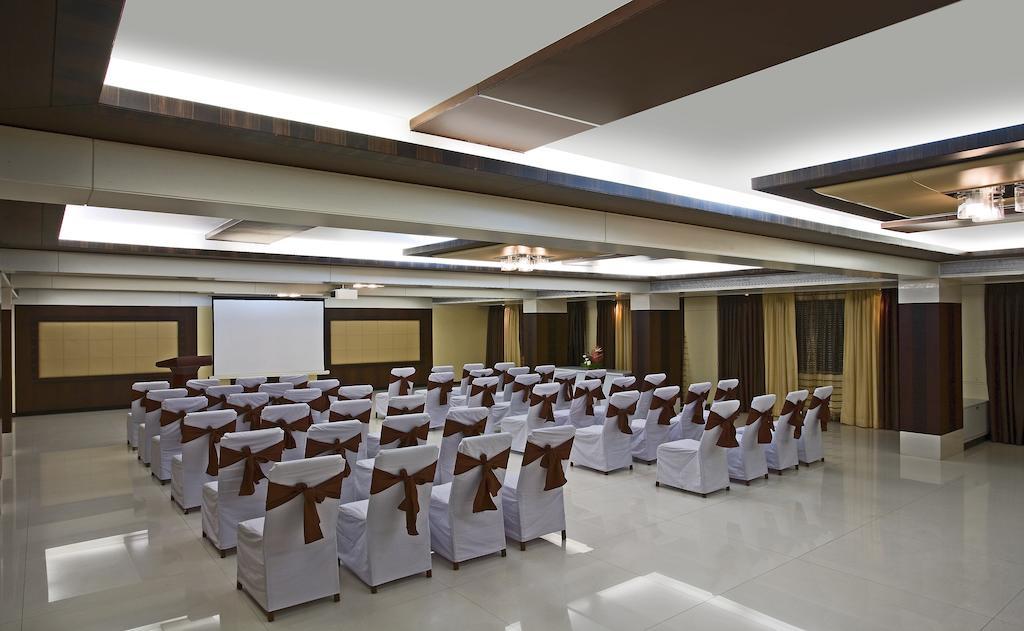 Kapila Business Hotel Pune Exterior photo