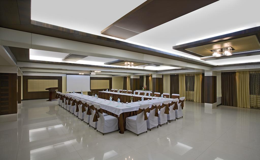 Kapila Business Hotel Pune Exterior photo